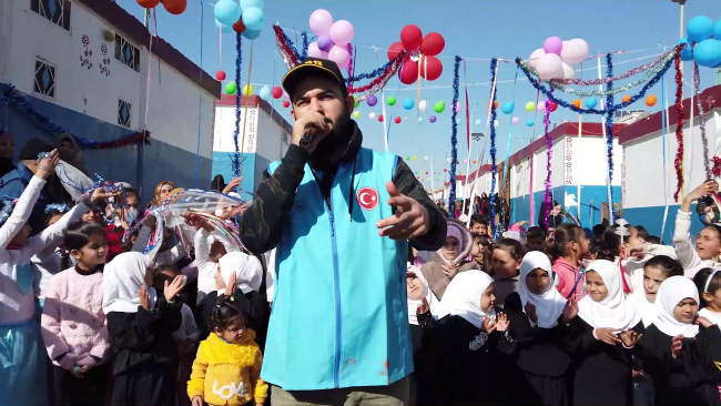 Türkiye Diyanet Vakfı İdlibli aileleri sıcak yuvalarına taşıyor